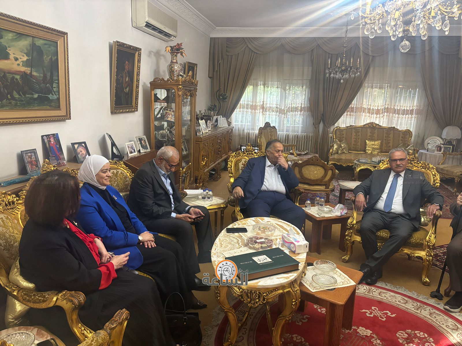 Madar Al-Saa Images 0.6210075607140109