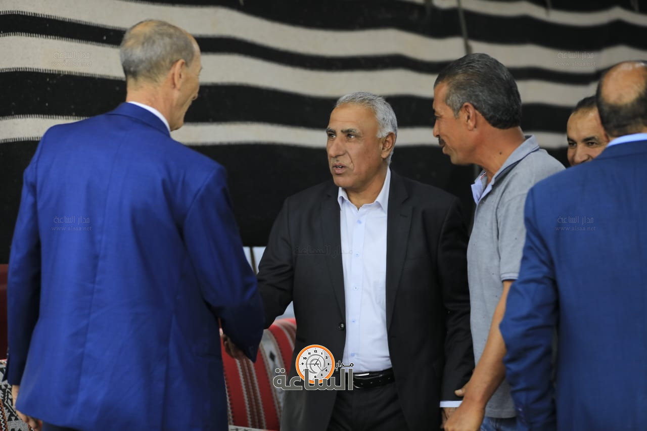 Madar Al-Saa Images 0.4551842320448324