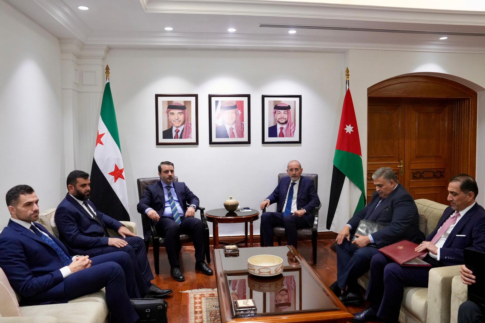 Madar Al-Saa Images 0.165206540392135