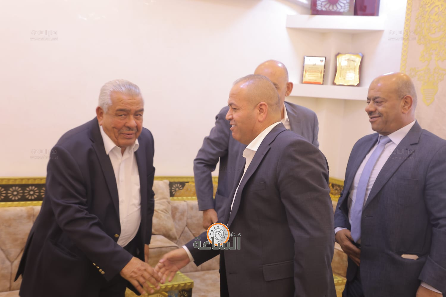 Madar Al-Saa Images 0.40113672979182835