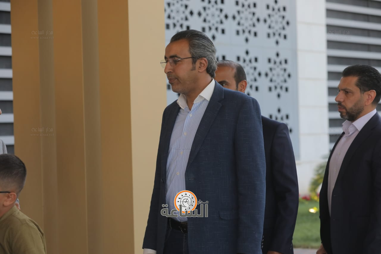 Madar Al-Saa Images 0.2112071418349205