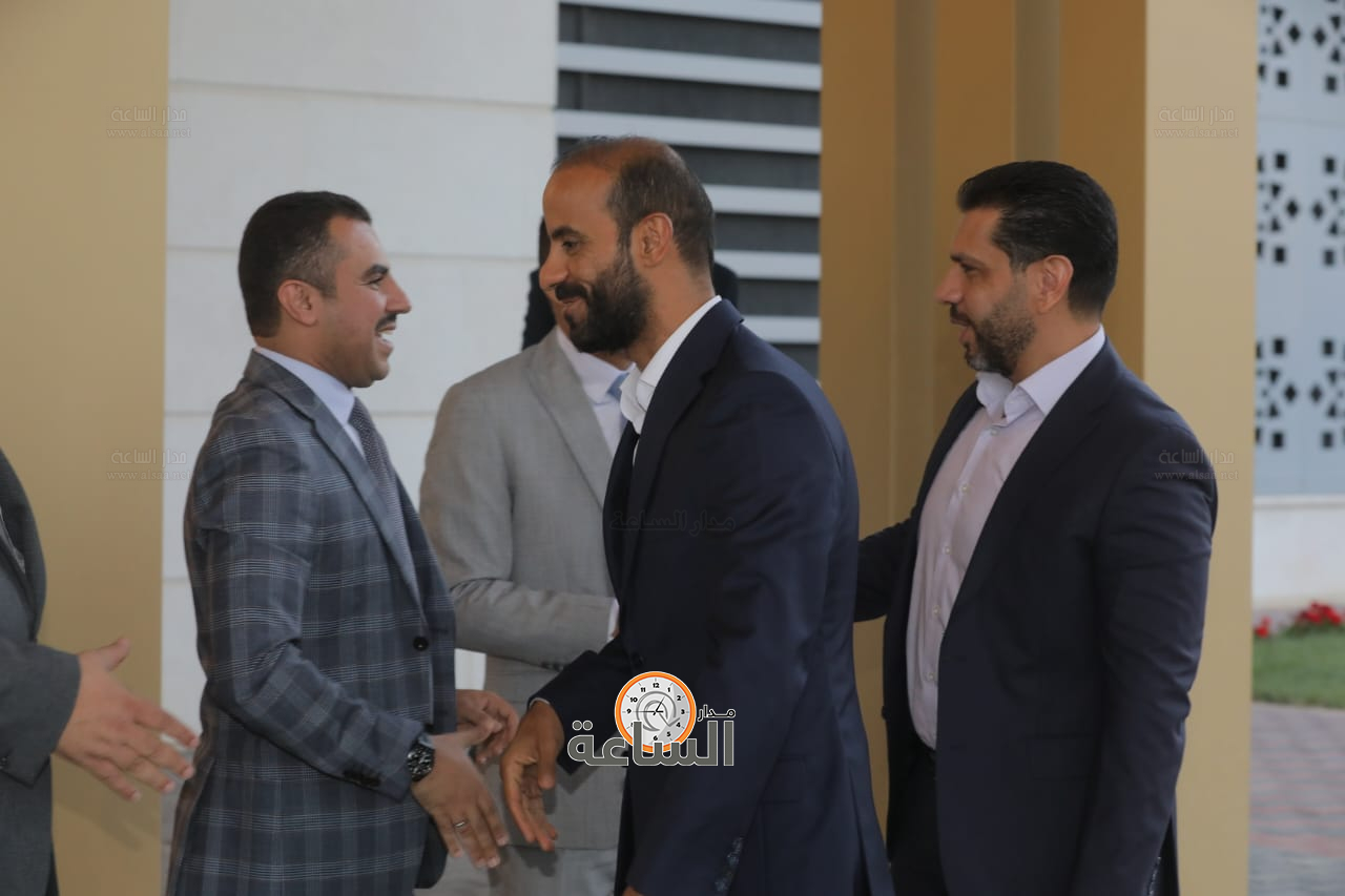 Madar Al-Saa Images 0.434632944352109