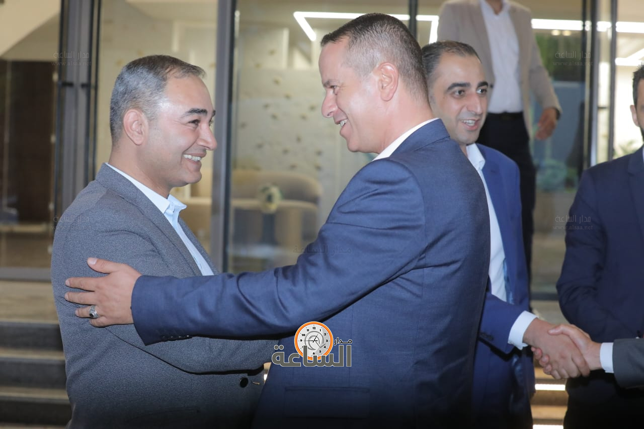 Madar Al-Saa Images 0.43605658350816223