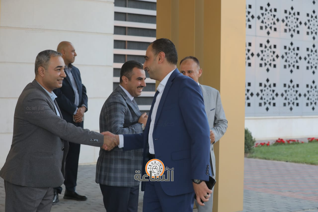 Madar Al-Saa Images 0.1801370244803835