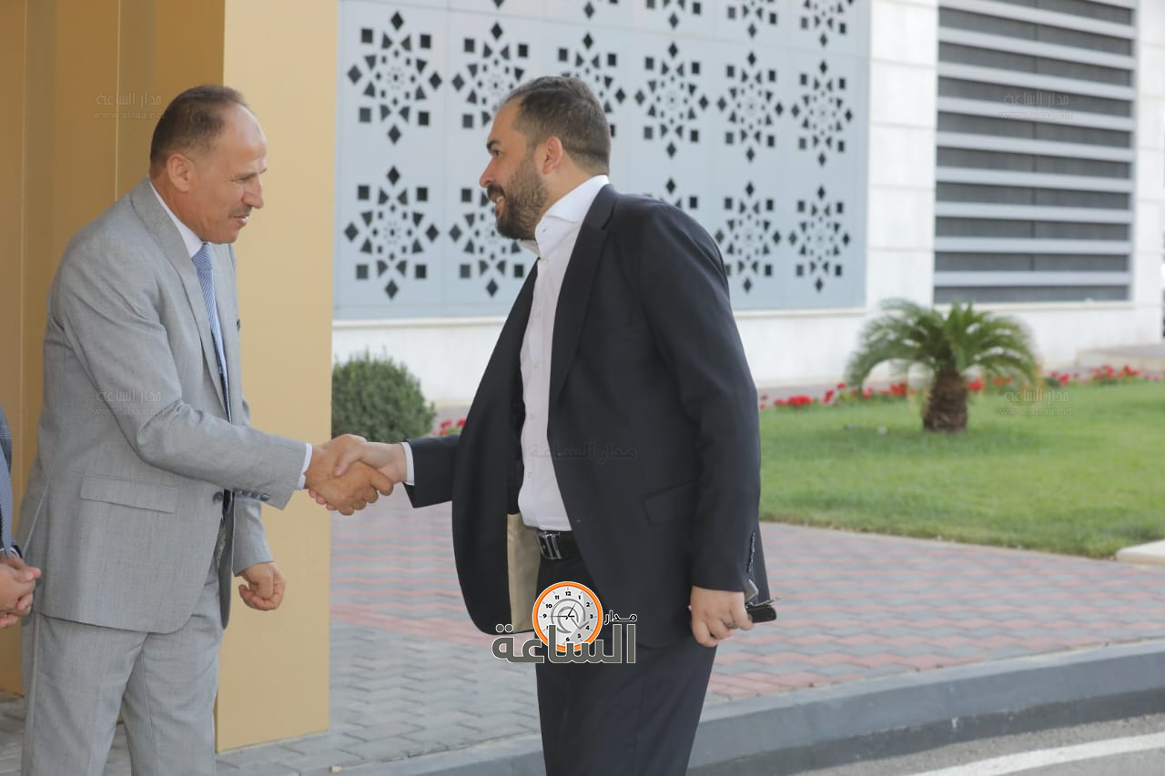 Madar Al-Saa Images 0.6814545334854969