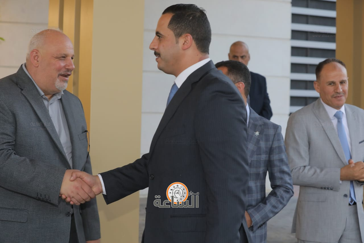 Madar Al-Saa Images 0.6375523388135149