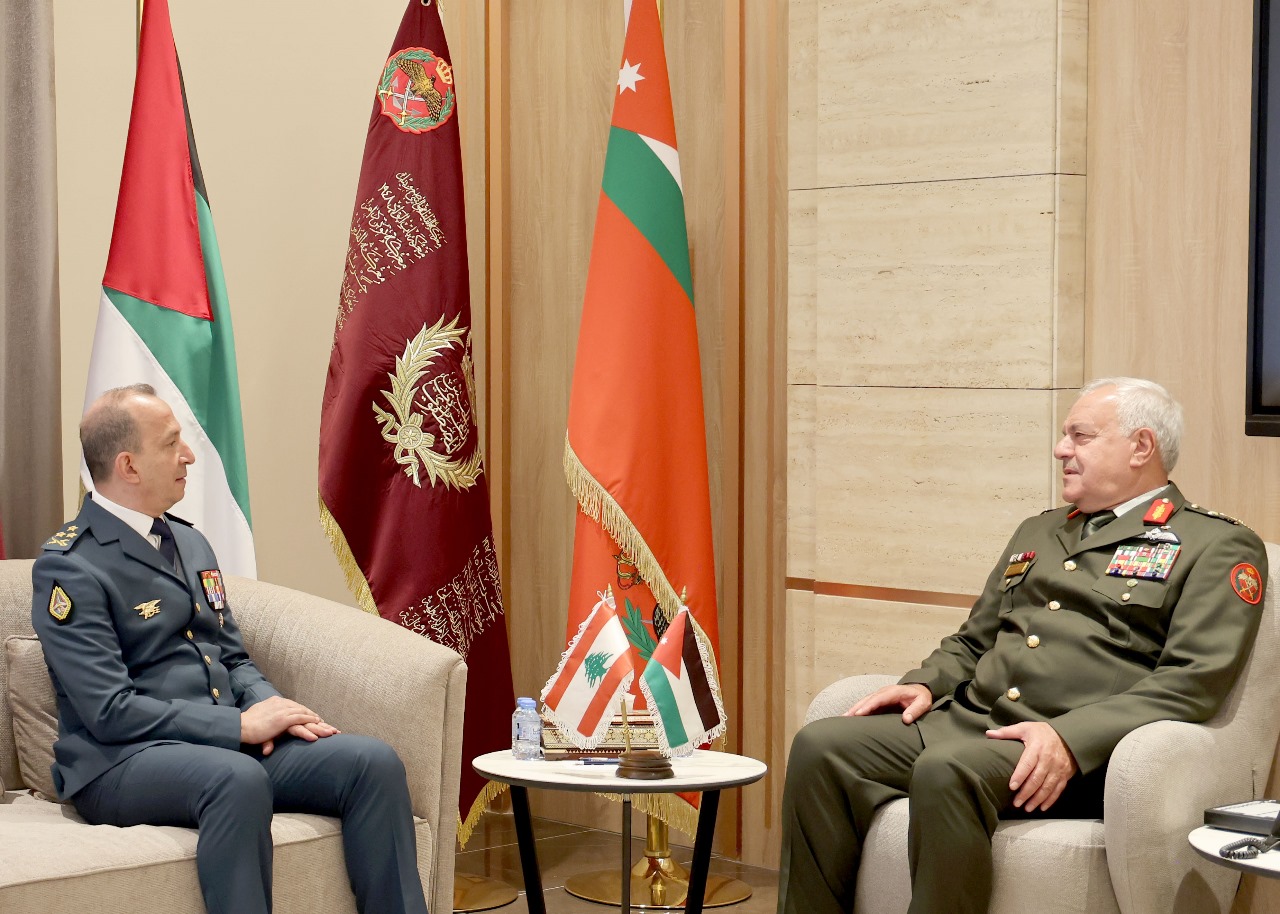 Madar Al-Saa Images 0.9407654028337051