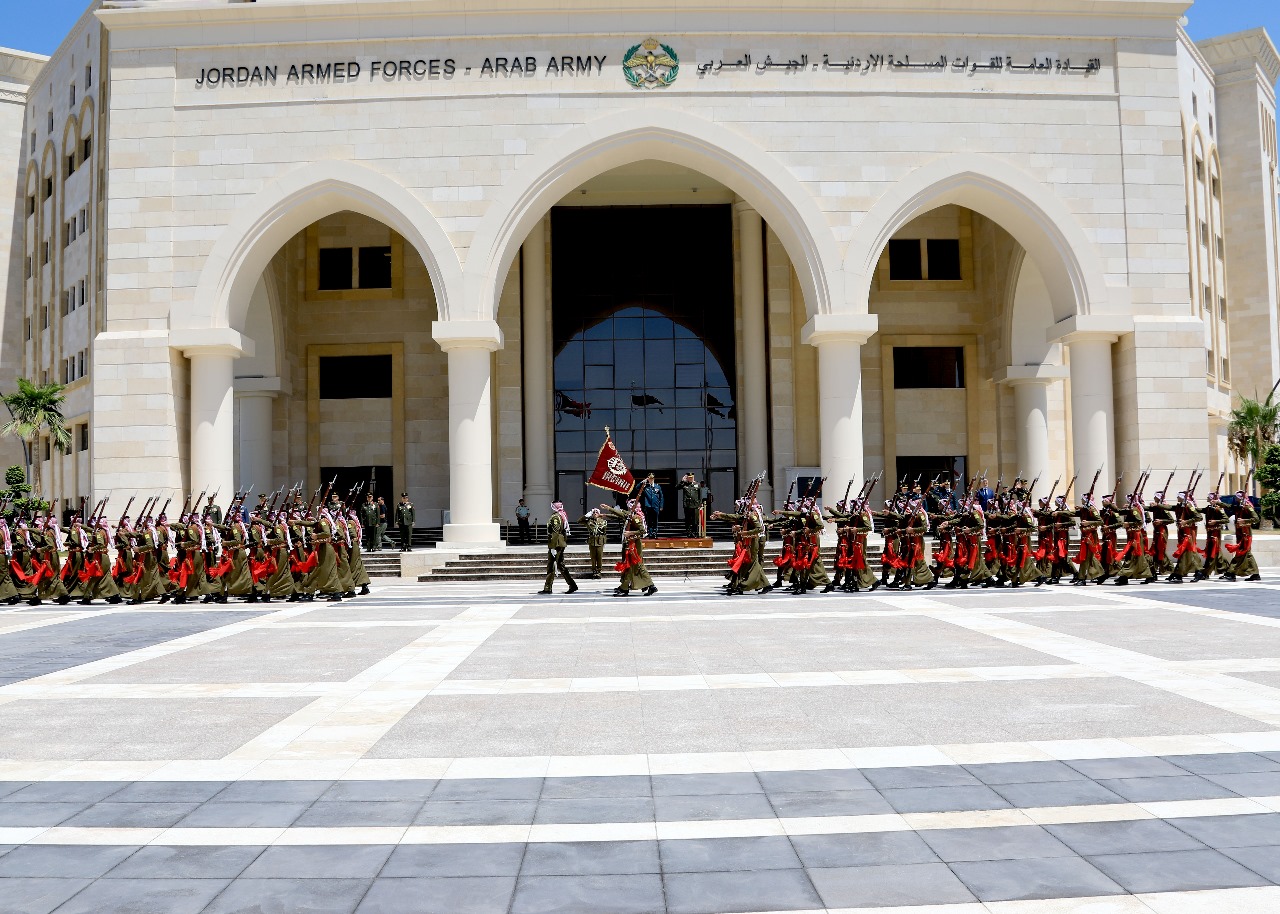 Madar Al-Saa Images 0.7153330876244184