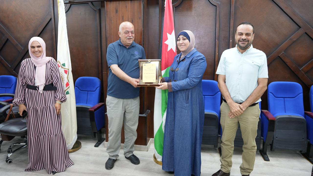 Madar Al-Saa Images 0.8880391150326337