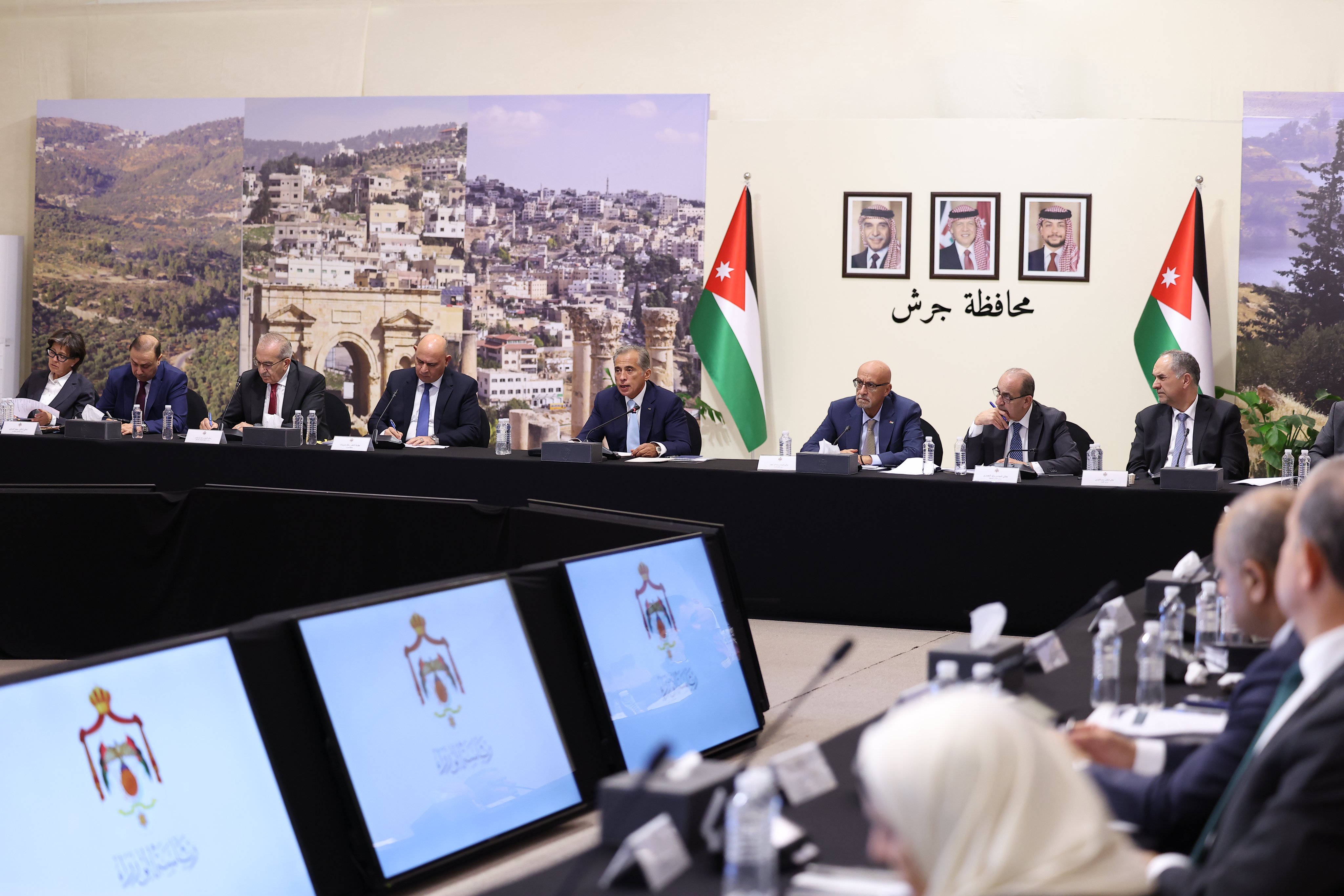 Madar Al-Saa Images 0.6013460467421584