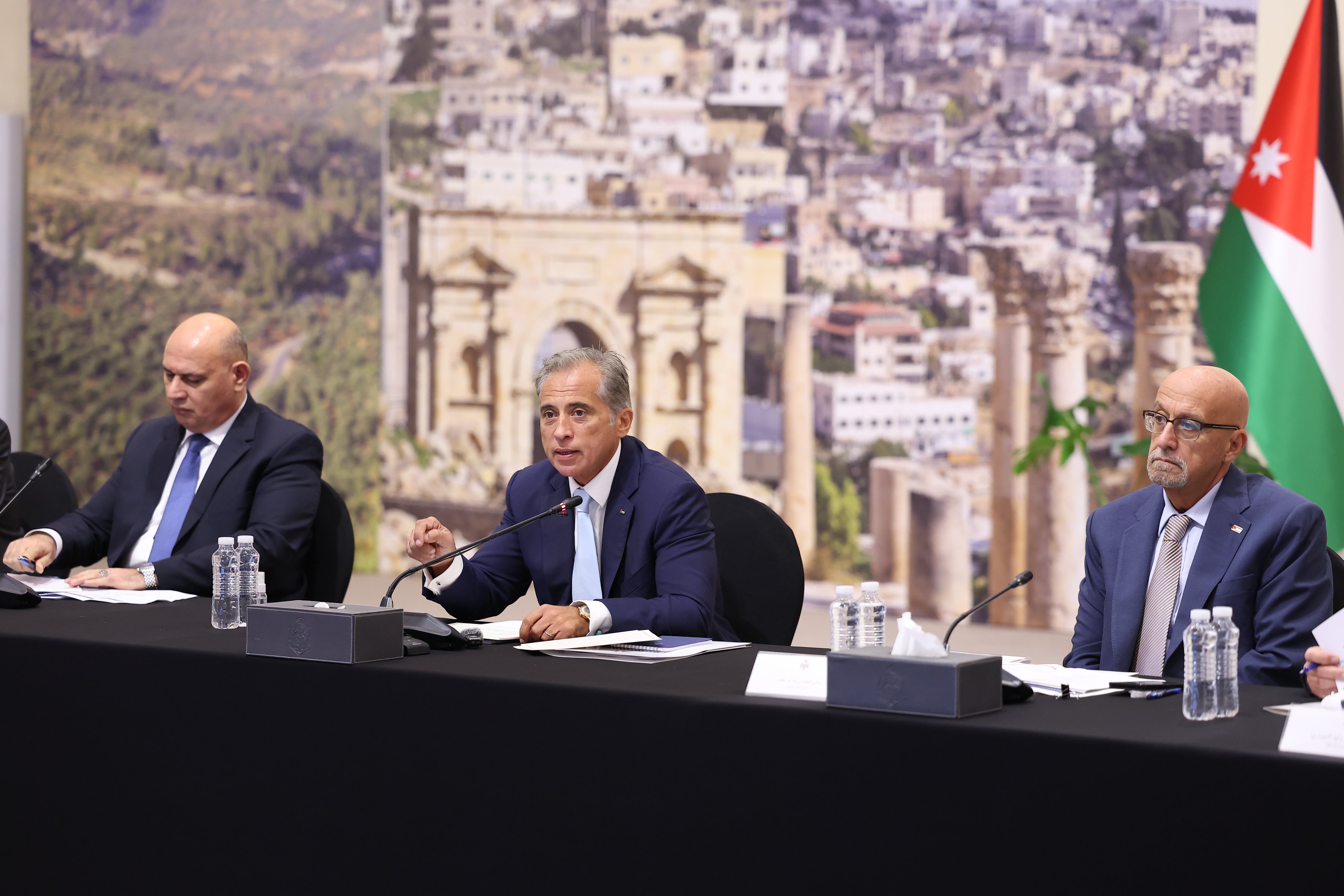 Madar Al-Saa Images 0.16325029017238202