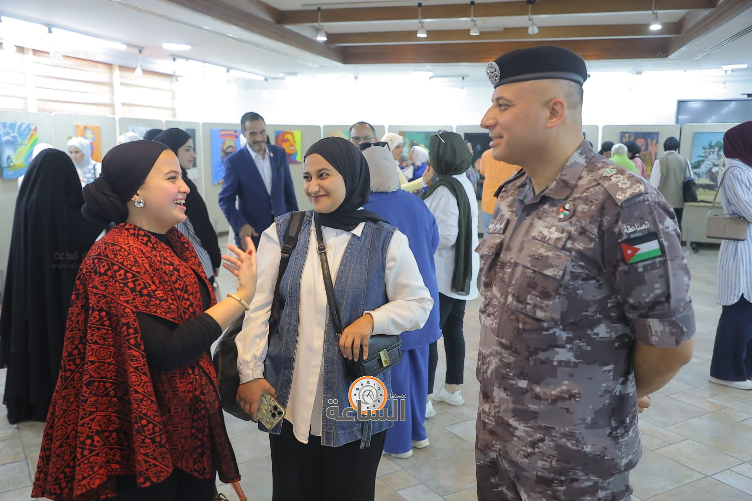 Madar Al-Saa Images 0.12072649838402583