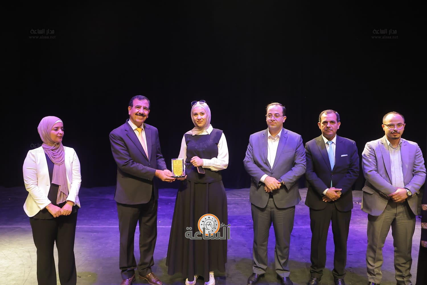 Madar Al-Saa Images 0.015716221452821033