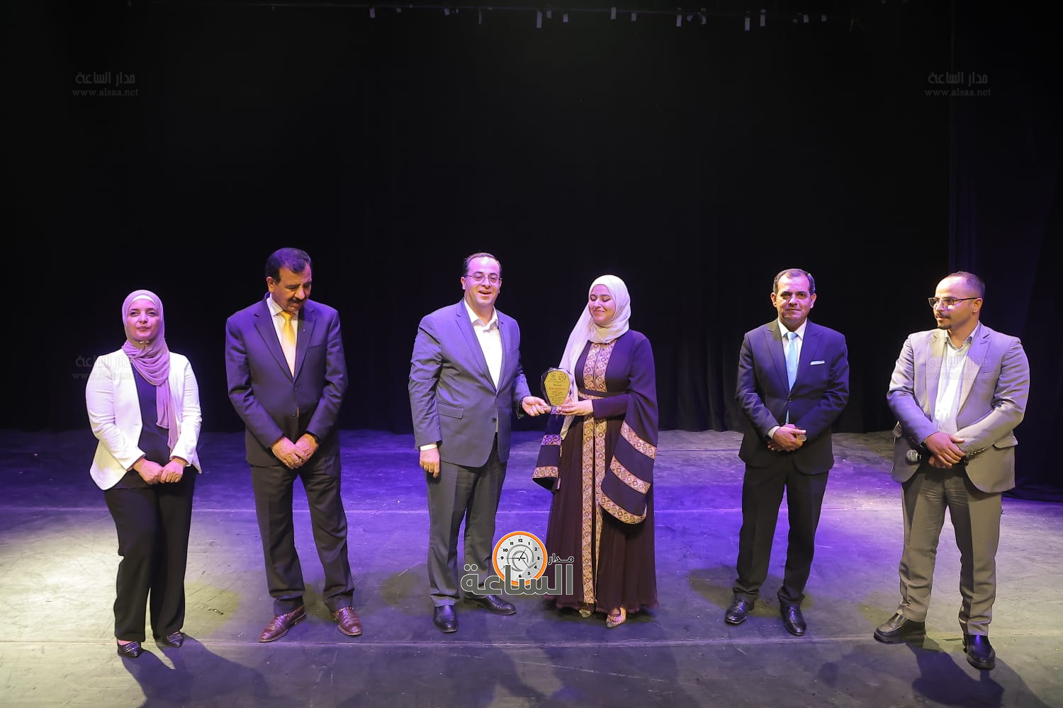 Madar Al-Saa Images 0.5412880569756545