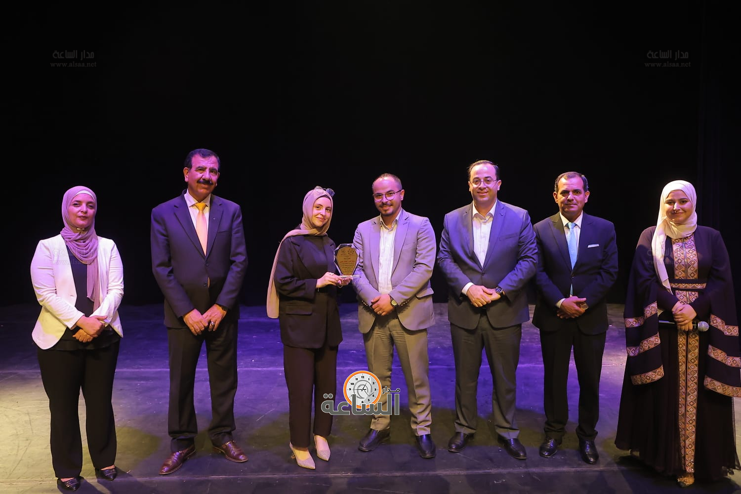 Madar Al-Saa Images 0.8969217428769349