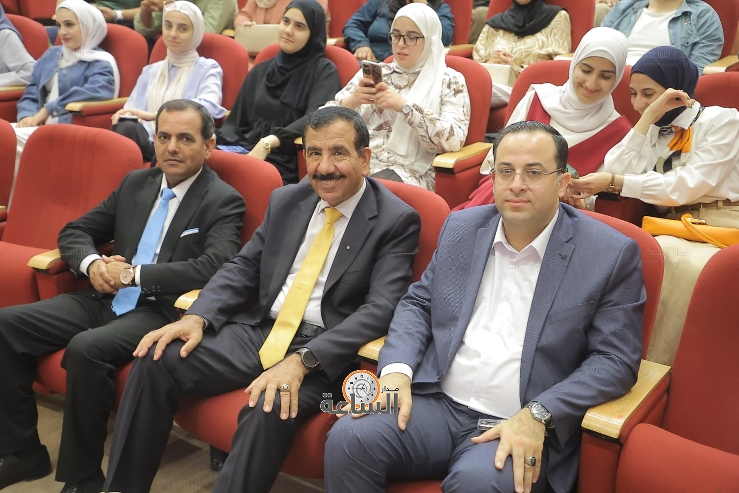 Madar Al-Saa Images 0.8411118457474757