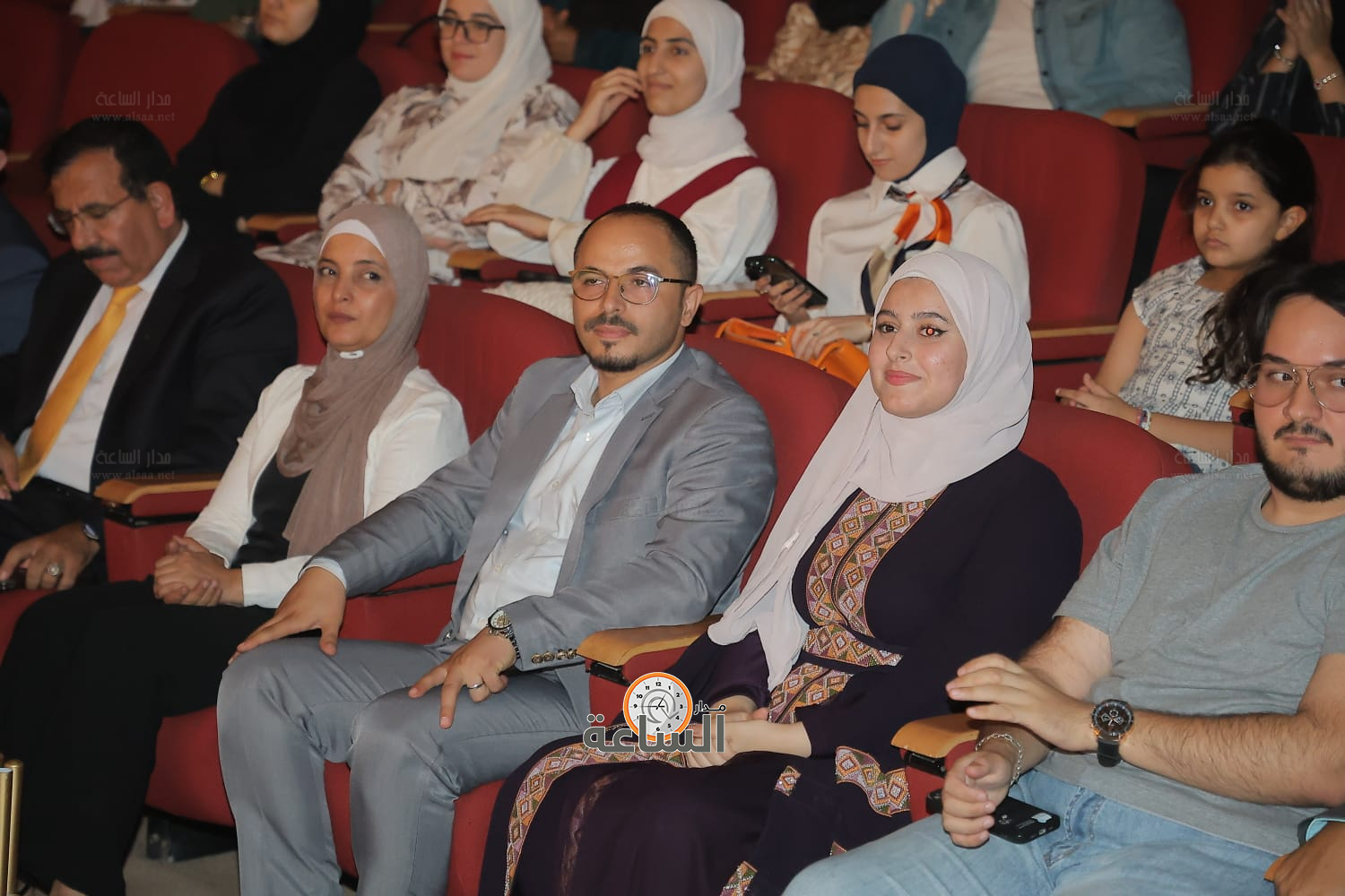 Madar Al-Saa Images 0.5864152142537994