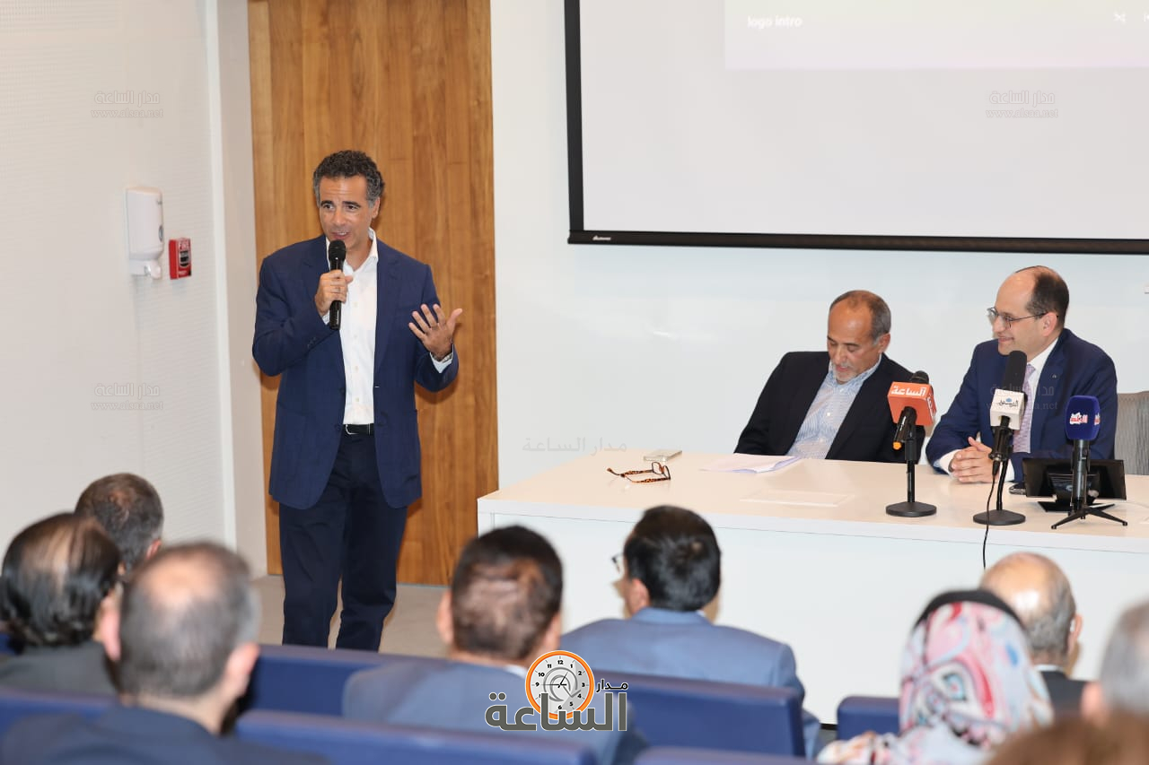 Madar Al-Saa Images 0.5807478501112173