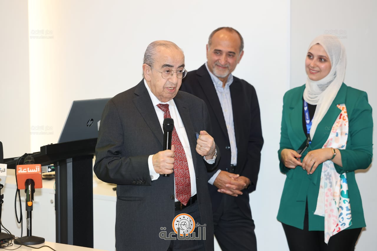 Madar Al-Saa Images 0.7951968396154067