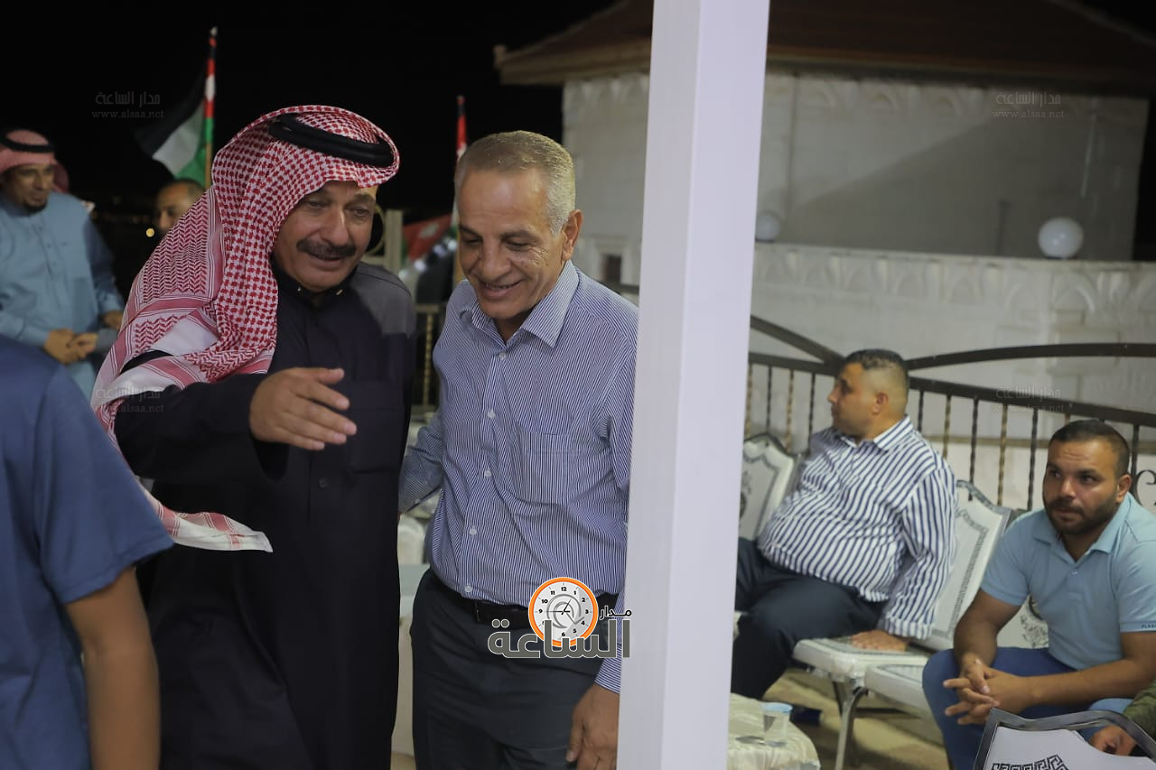 Madar Al-Saa Images 0.8187657661793921