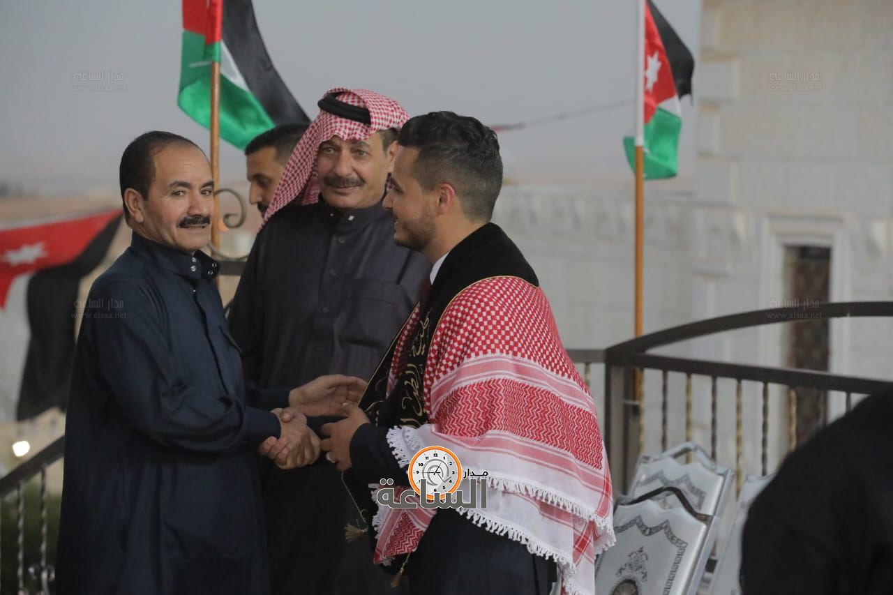 Madar Al-Saa Images 0.5212273125203422