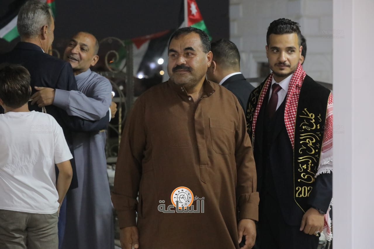 Madar Al-Saa Images 0.7017368785141626