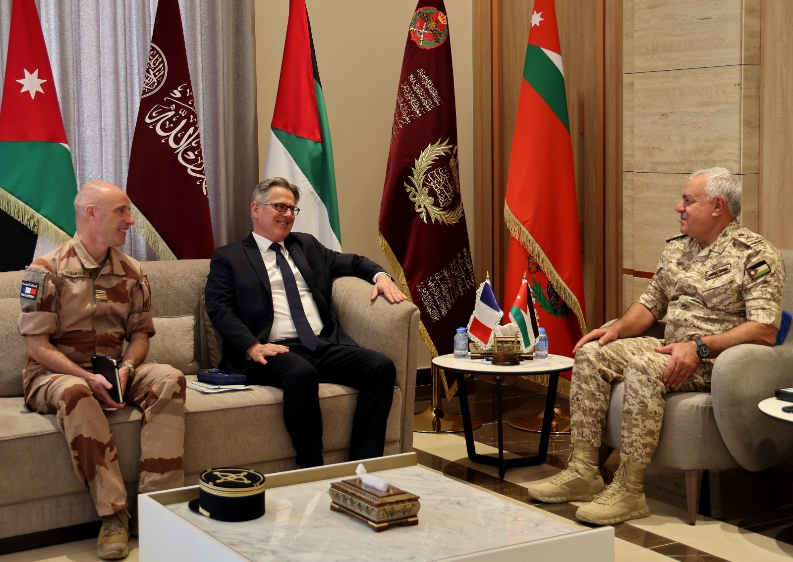 Madar Al-Saa Images 0.9770317442589199