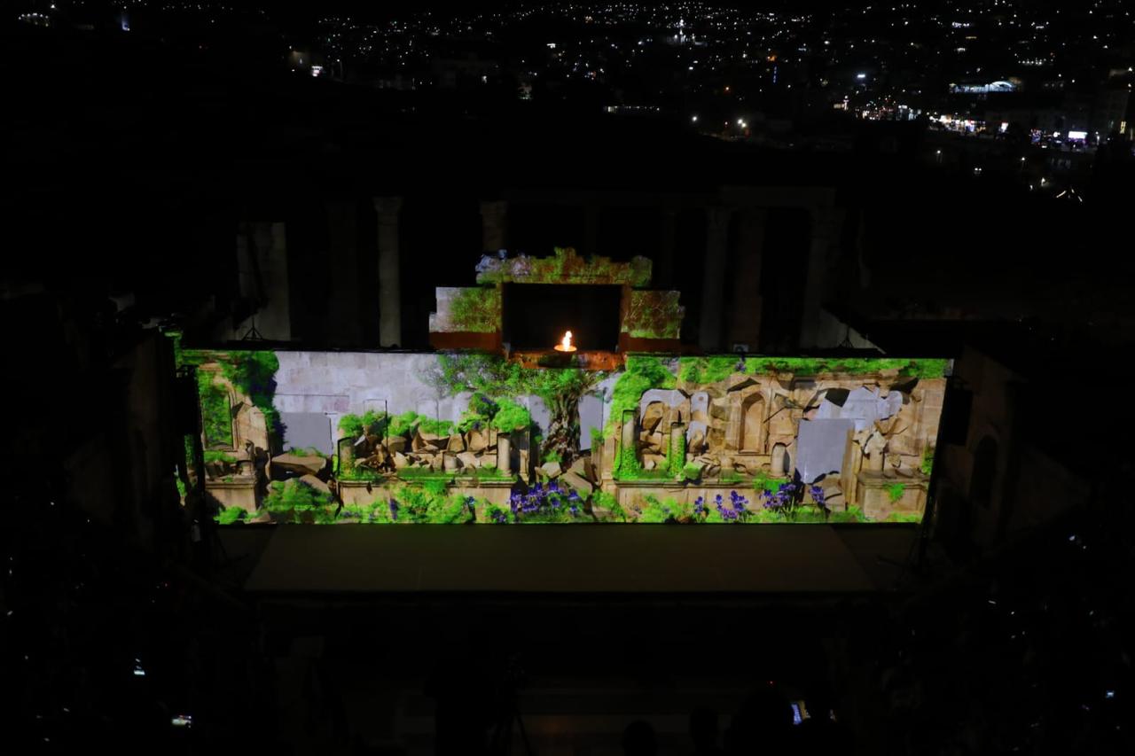 Madar Al-Saa Images 0.35235368306234127