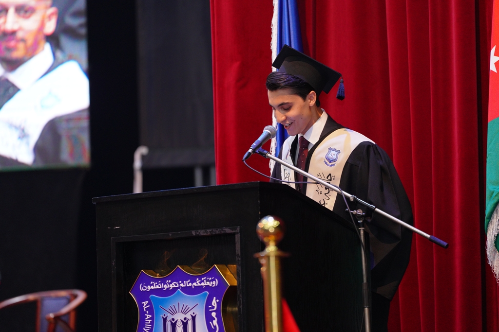 Madar Al-Saa Images 0.9027404361527087