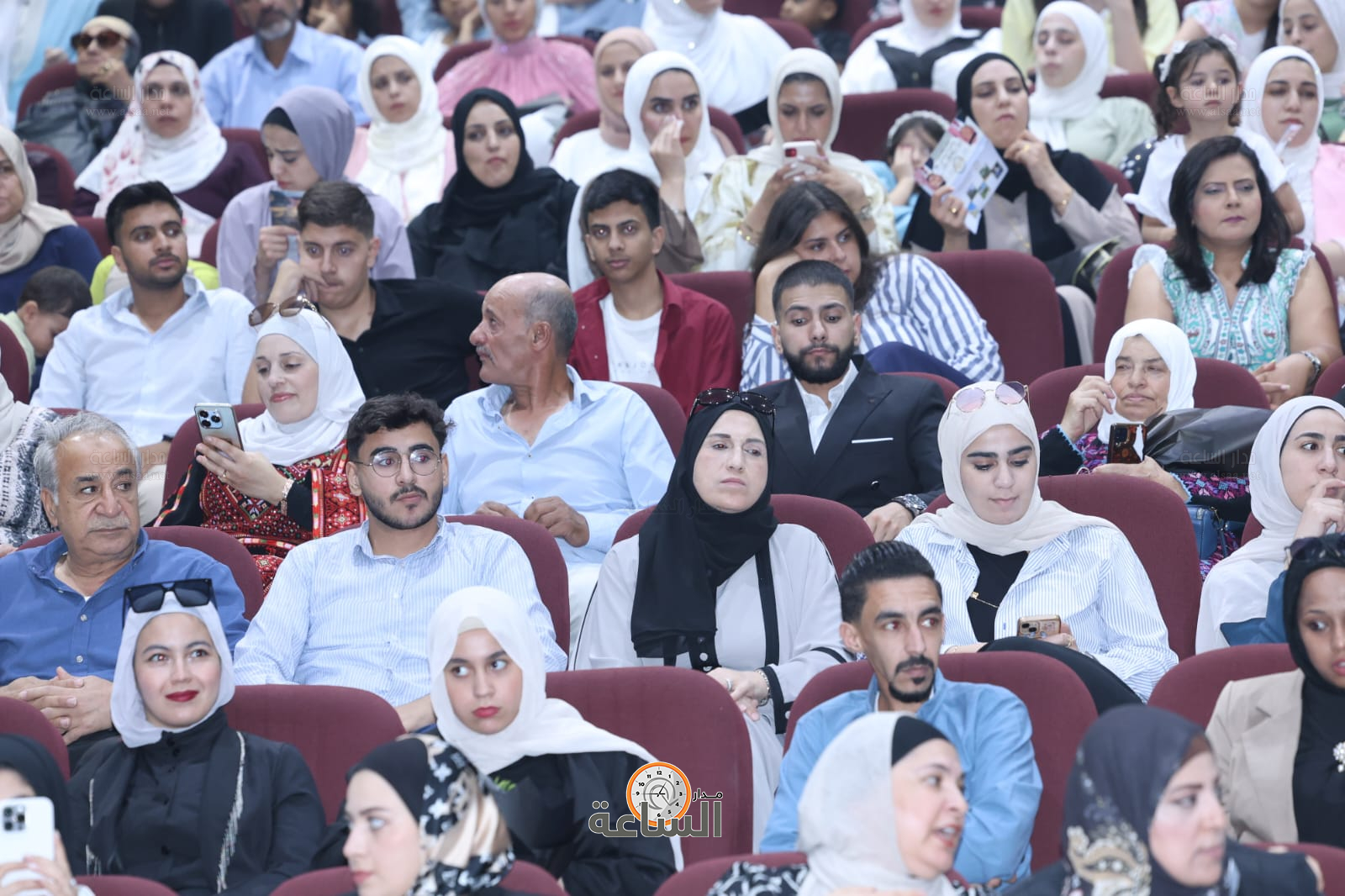 Madar Al-Saa Images 0.9856114738583471