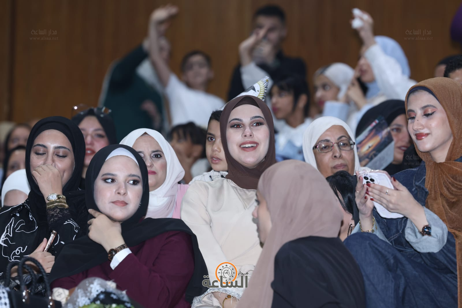 Madar Al-Saa Images 0.9918534920851372