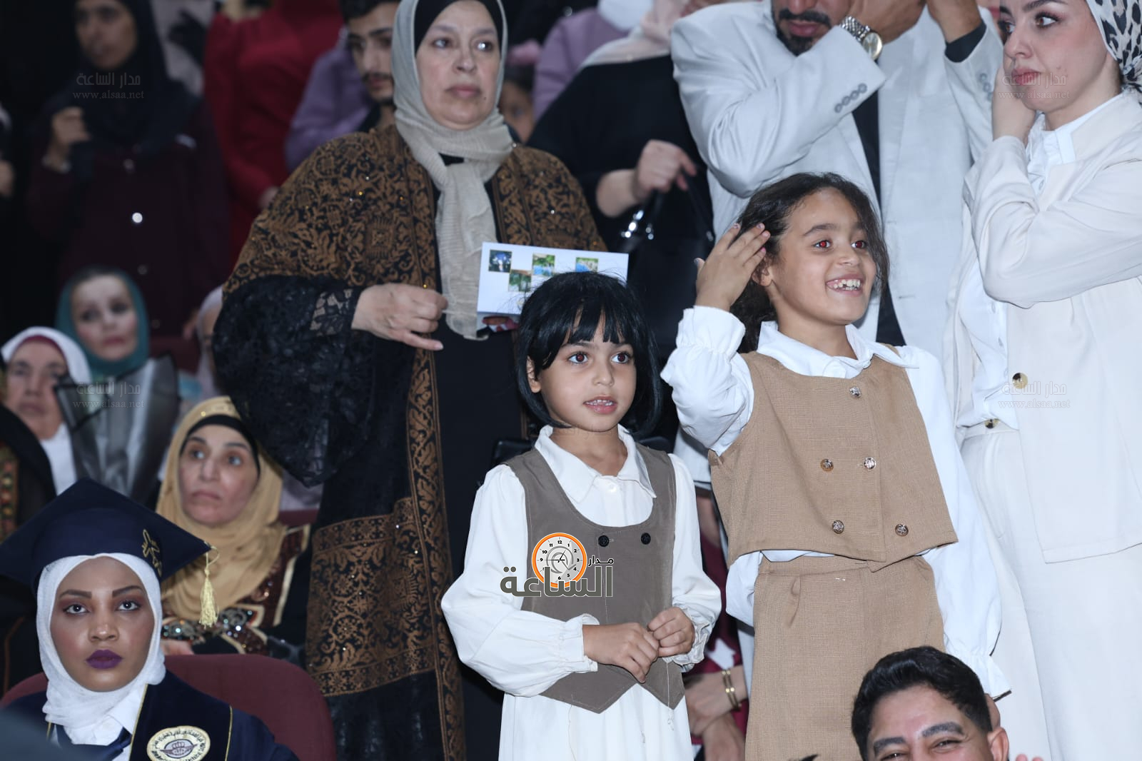 Madar Al-Saa Images 0.529411924445294