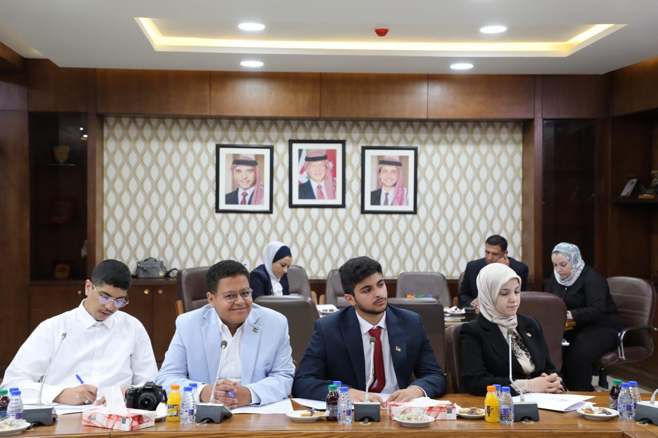 Madar Al-Saa Images 0.6102936099971303