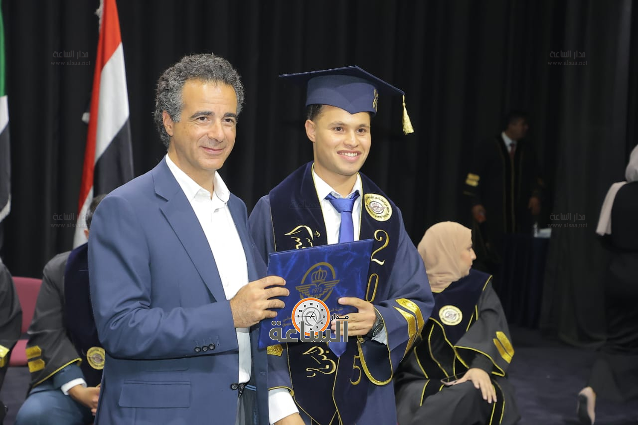 Madar Al-Saa Images 0.43177583895671034