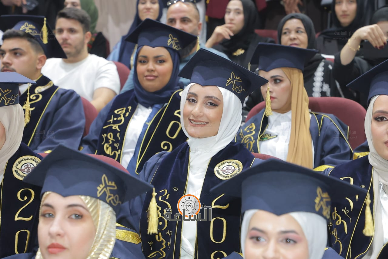 Madar Al-Saa Images 0.7743395221143231