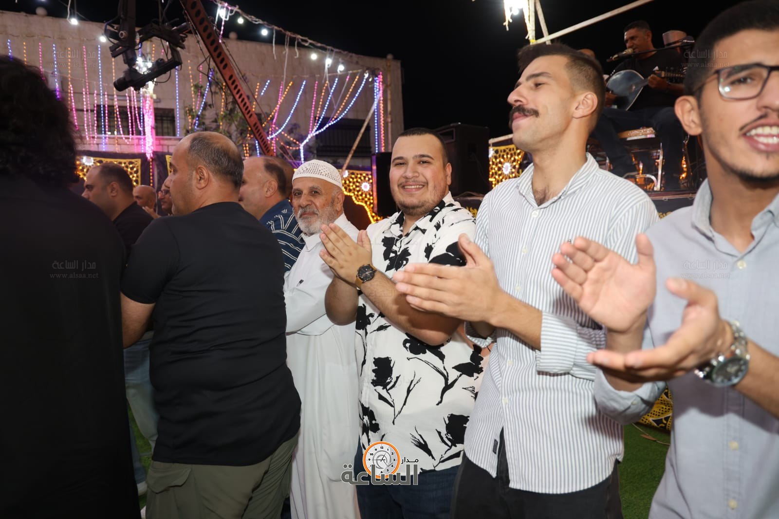 Madar Al-Saa Images 0.9686976514741064