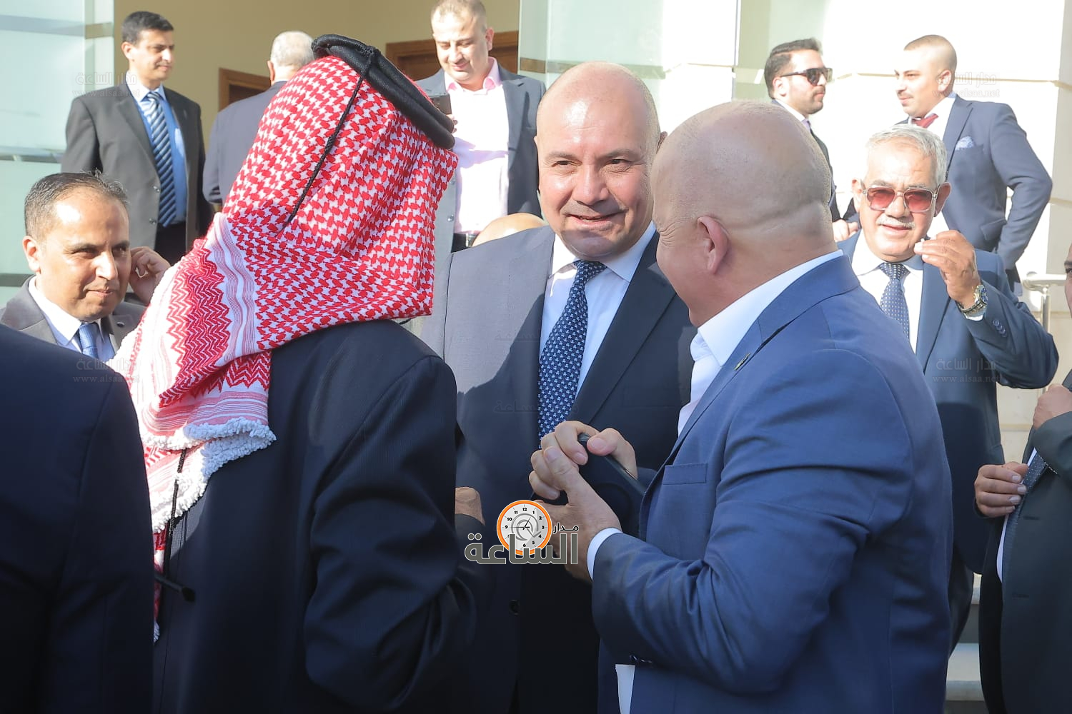 Madar Al-Saa Images 0.9373064365664899