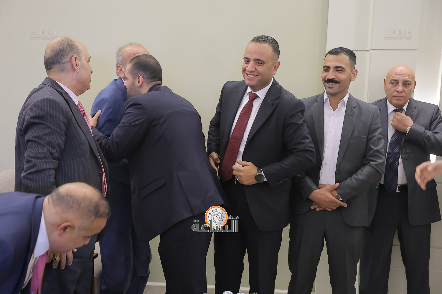 Madar Al-Saa Images 0.9240684423428273