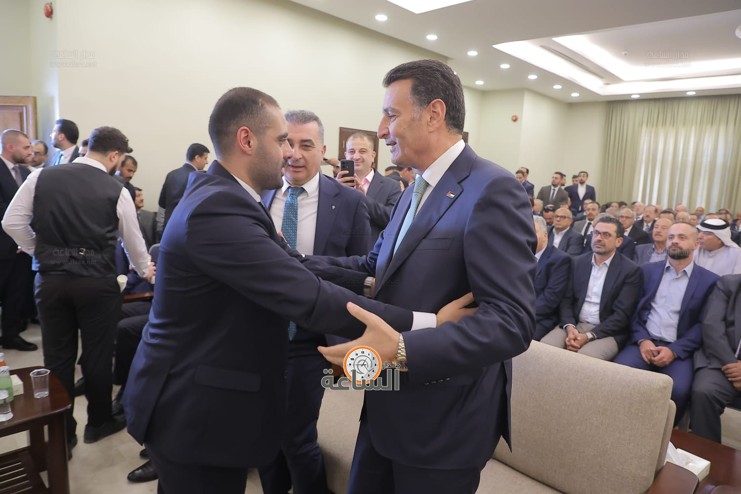 Madar Al-Saa Images 0.4132148580932281