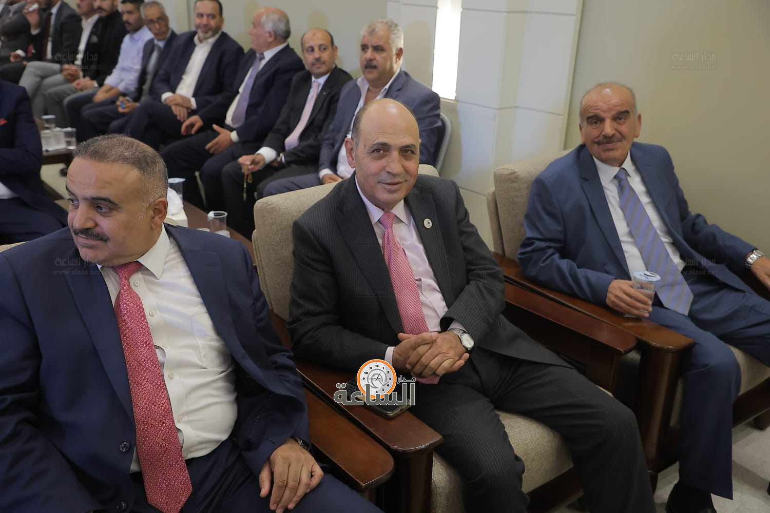 Madar Al-Saa Images 0.2358621094323654