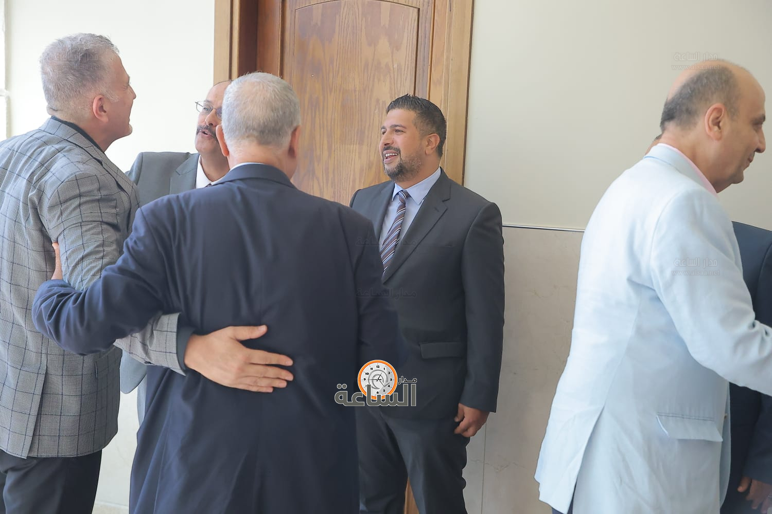 Madar Al-Saa Images 0.33783112153085426