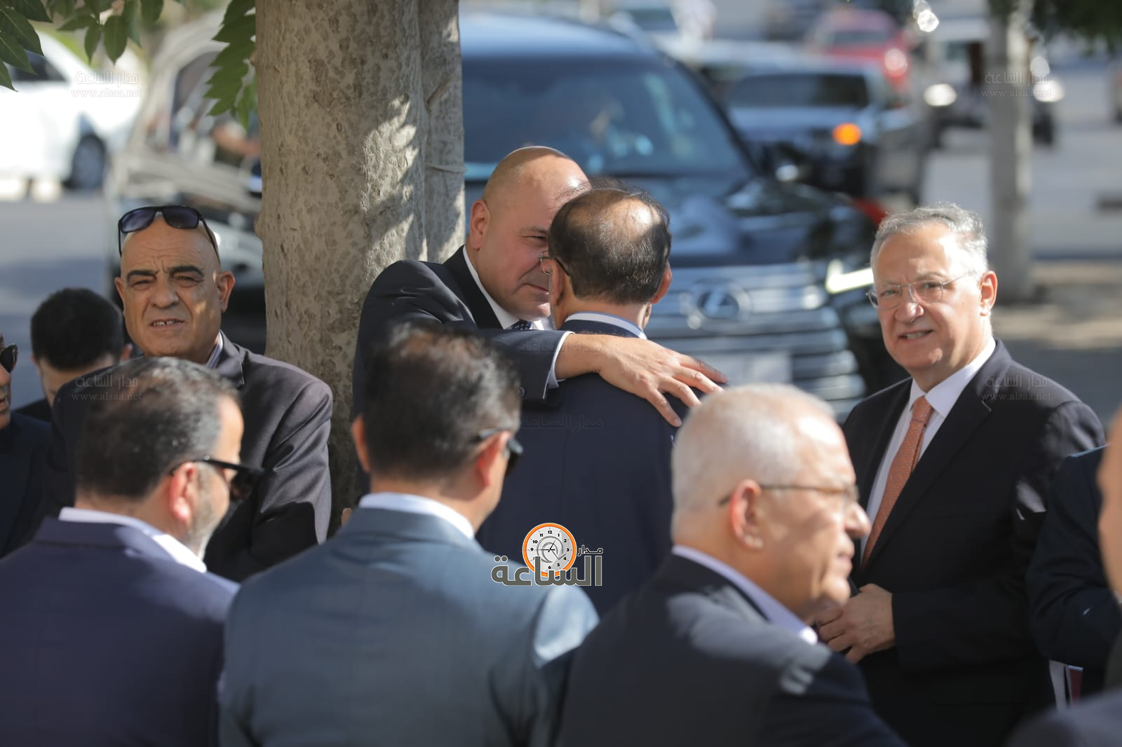 Madar Al-Saa Images 0.15707740873082177