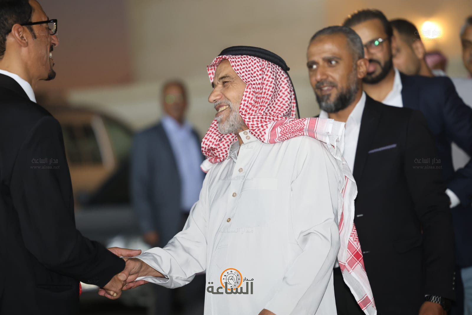 Madar Al-Saa Images 0.9870423332183483