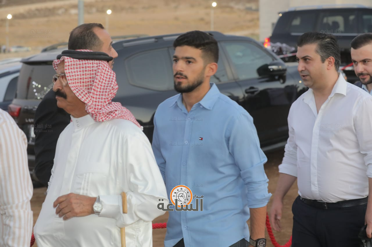 Madar Al-Saa Images 0.9210129925871973