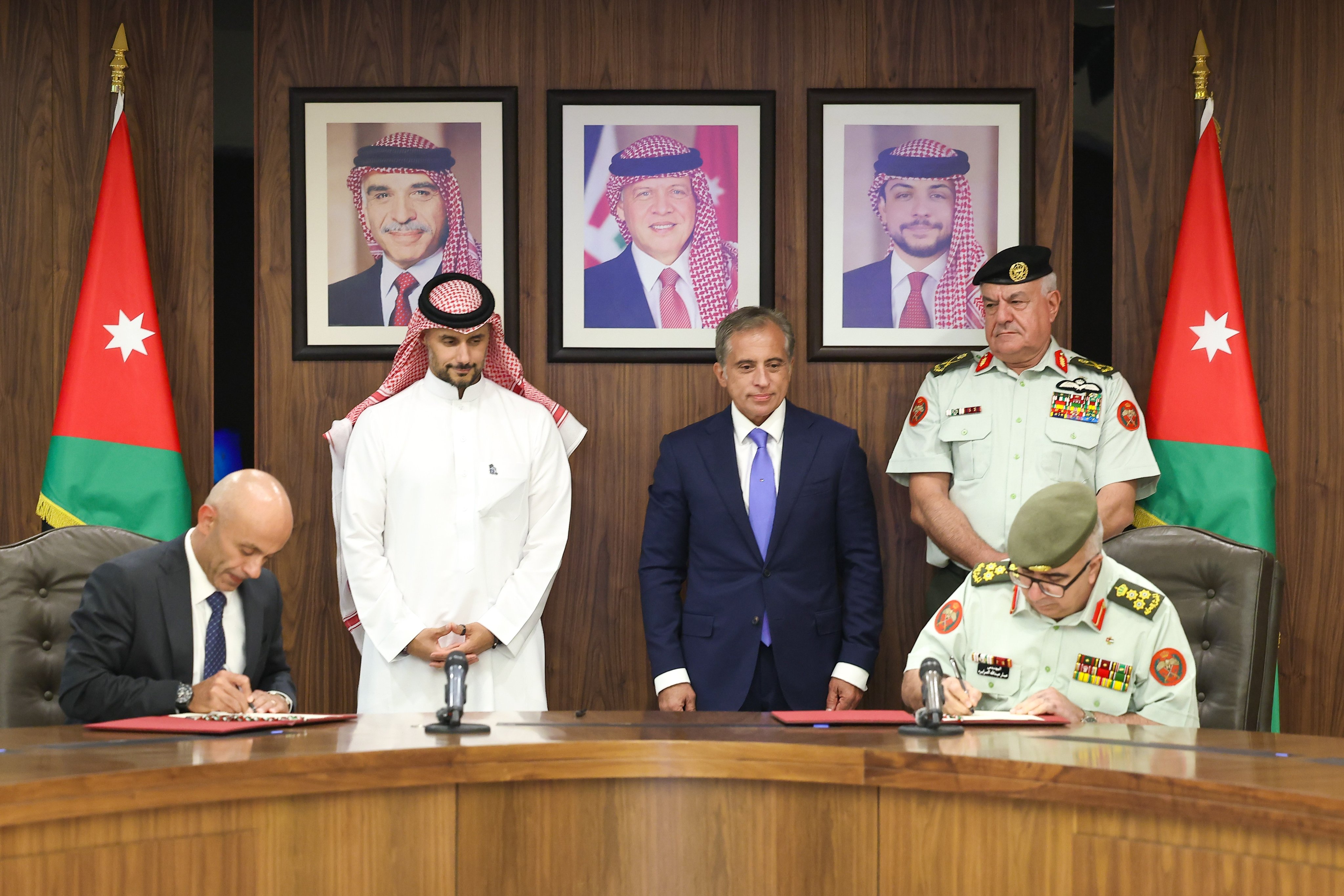 Madar Al-Saa Images 0.8005875200522177