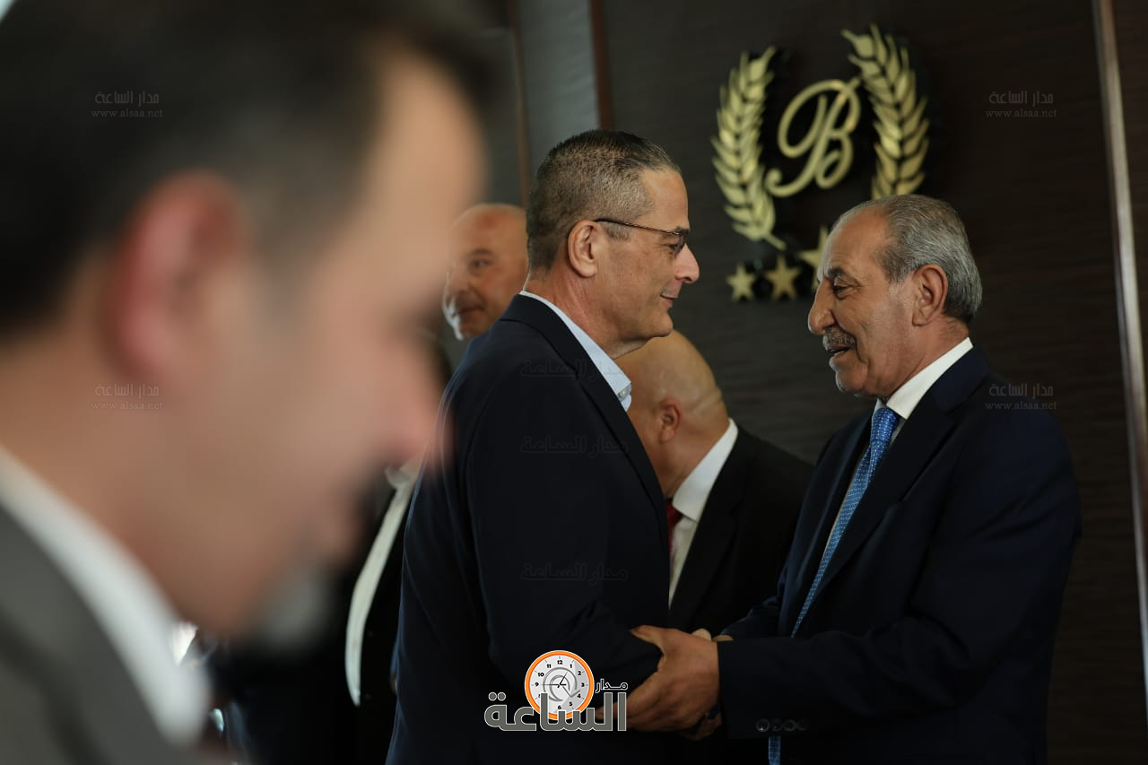 Madar Al-Saa Images 0.3039343955403987