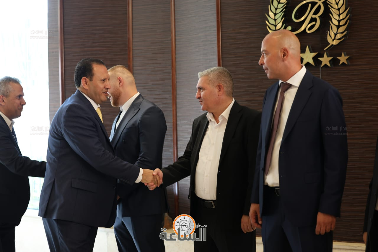 Madar Al-Saa Images 0.2232353472856281