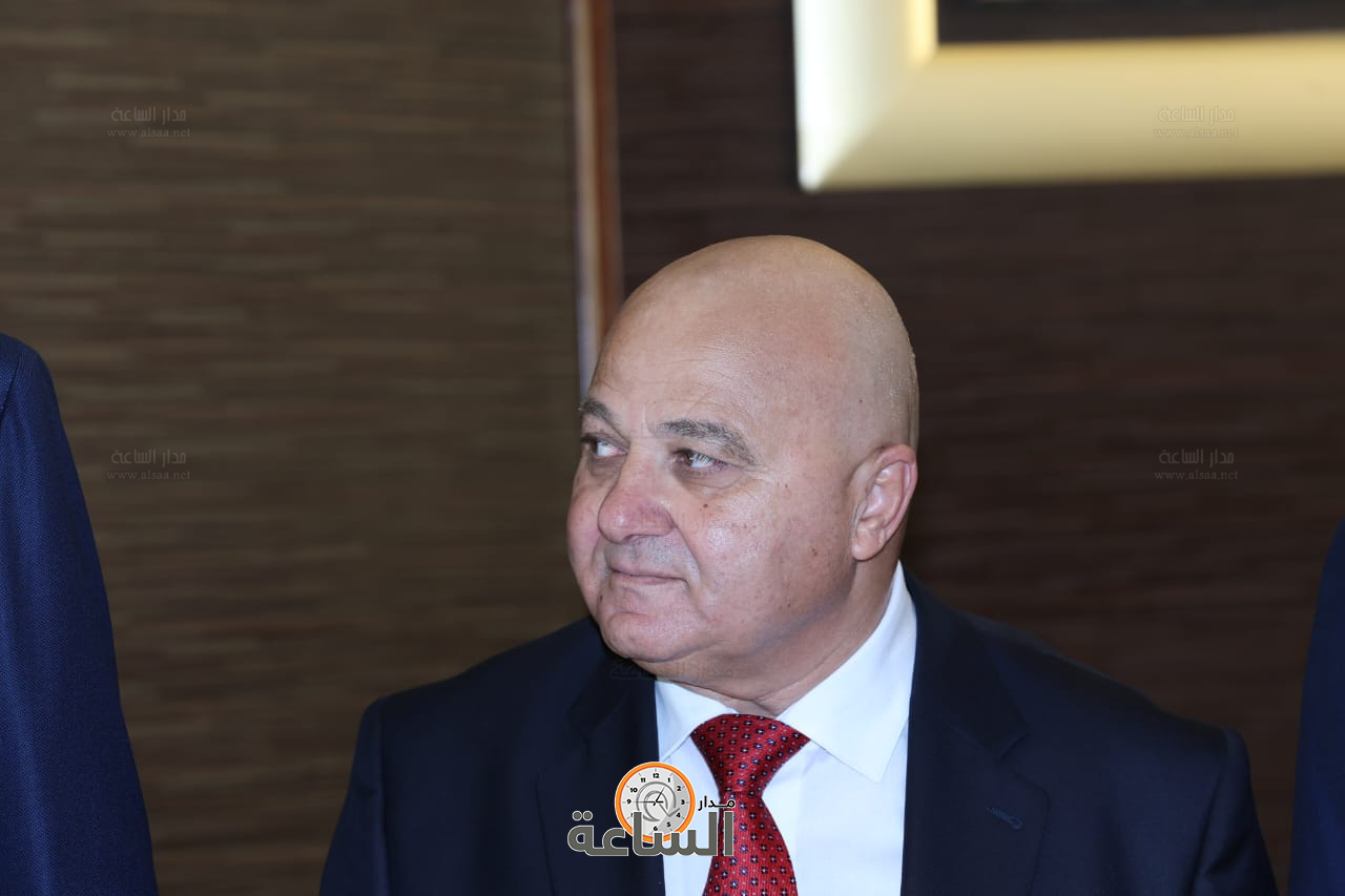 Madar Al-Saa Images 0.434437399307139