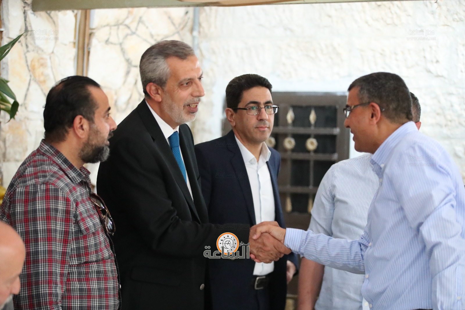 Madar Al-Saa Images 0.4550189085033284