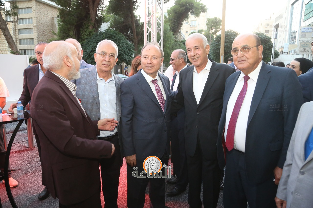 Madar Al-Saa Images 0.3702321876837452